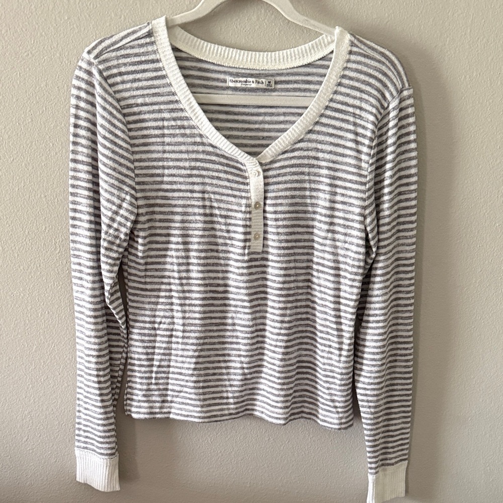 Abercrombie Sleepwear Top size M